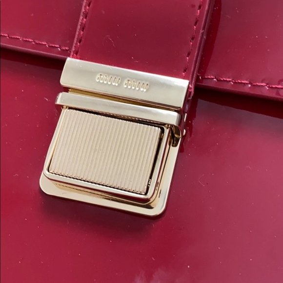 NEW! Luxe MIU MIU Patent Burgundy Red Pouch Clutch Cosmetic Bag w Gold accent LE - Picture 3 of 9